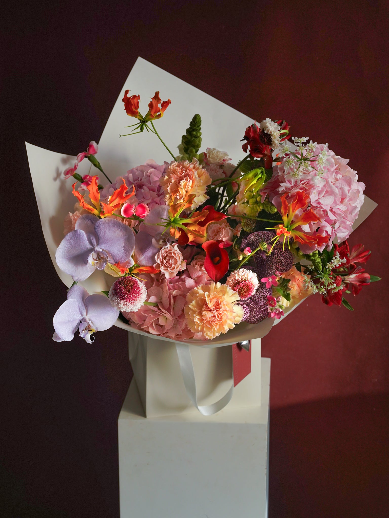 Studio Ode The Pick-Me-Up vibrant seasonal flower arrangement Hong Kong | size:Large - 40cm