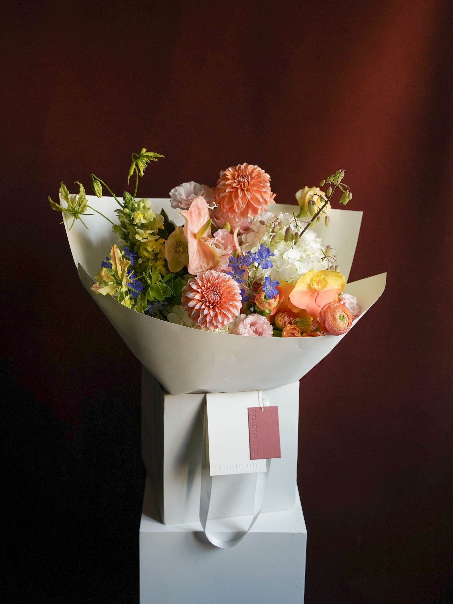 Studio Ode The Pick-Me-Up uplifting mixed floral bouquet Hong Kong | size:Small - 30cm